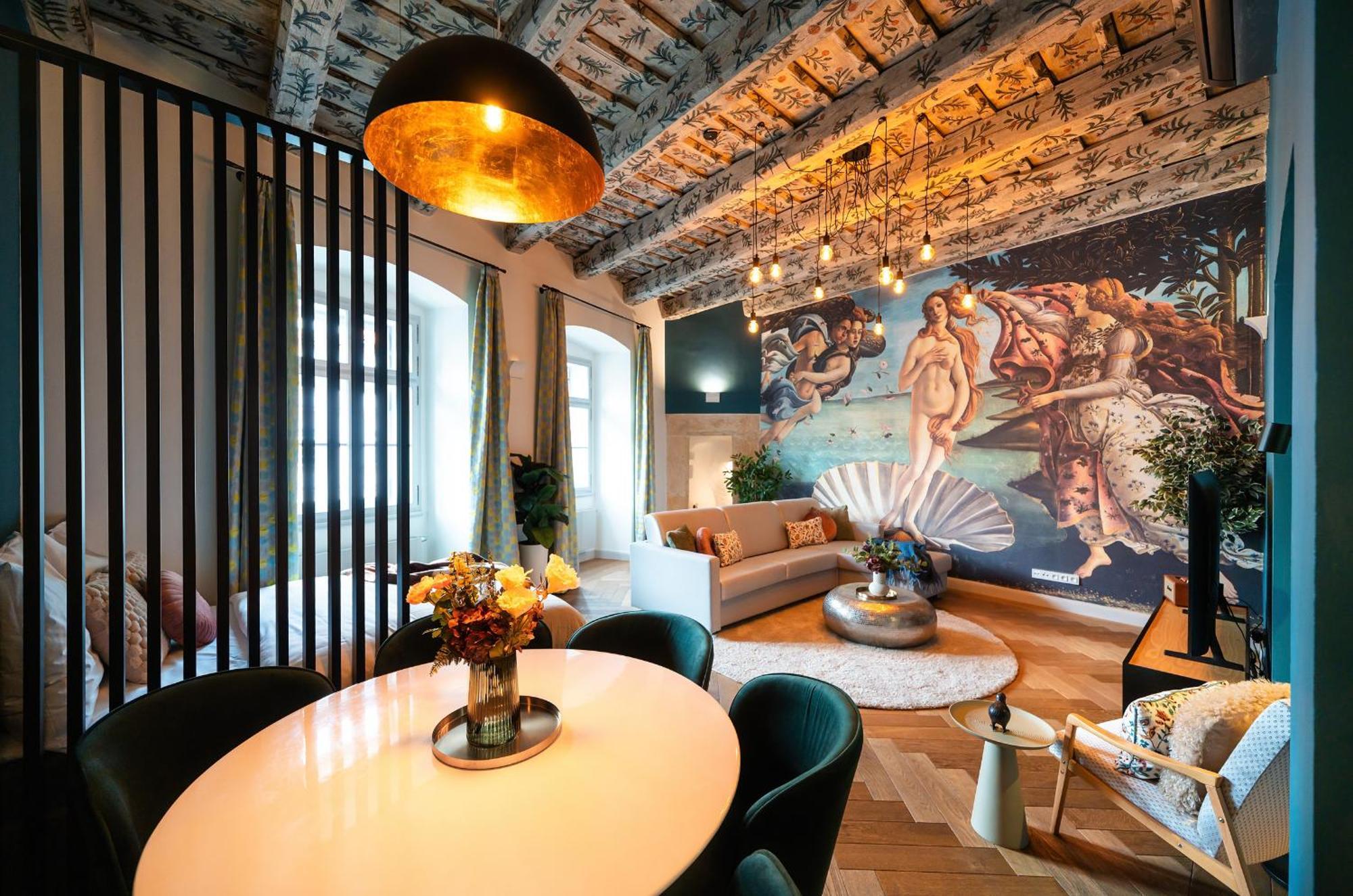 Old Royal Post Boutique Hotel & Premium Suites — Photos 3